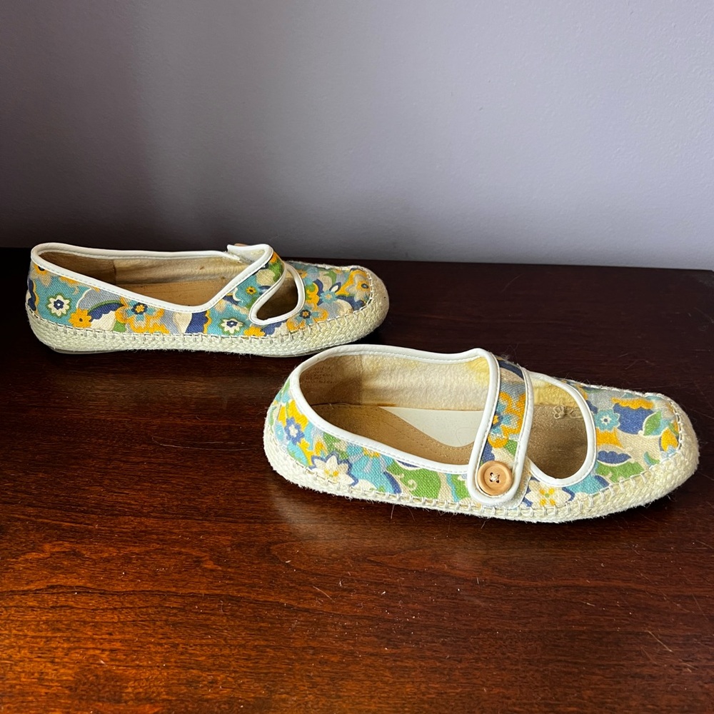 What's What Floral Mary Jane Flats Women's size 6.5 GUC - Picture 4 of 7